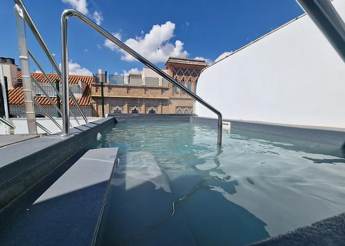 Hotel Y Apartamentos Dona Lola Siviglia